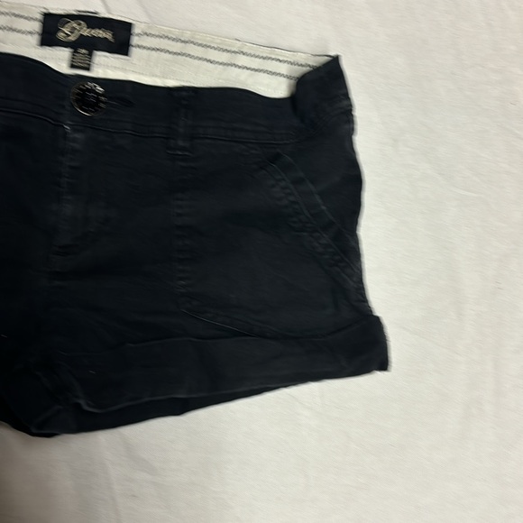 Guess Jean Shorts Low cut 28 “ Waist - Picture 3 of 6